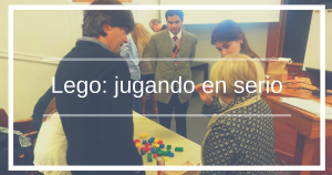 Lego jugando en serio_social